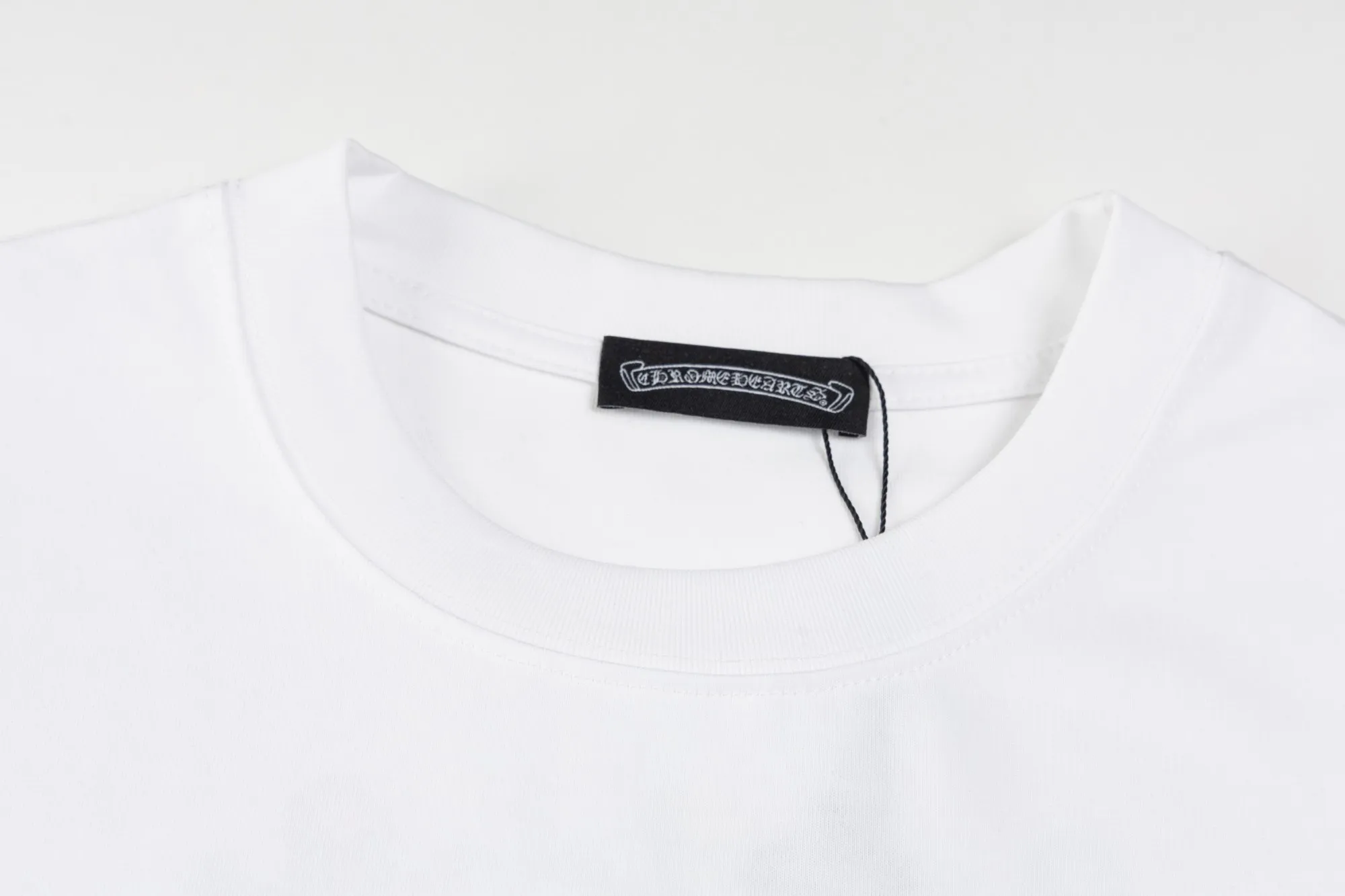 May 1st Welfare Style 🅿️116 - Crow Heart Short-sleeved T-shirt, same style for men and women - Made of original 280g 100% cotton fabric, soft and comfortable, threads are dyed in the same vat with zero color difference, exclusive quality difference currency, welcome to compare - Color: Black - Size: XS S M L